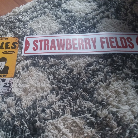 Strawberry fields forever - Picture 1 of 1